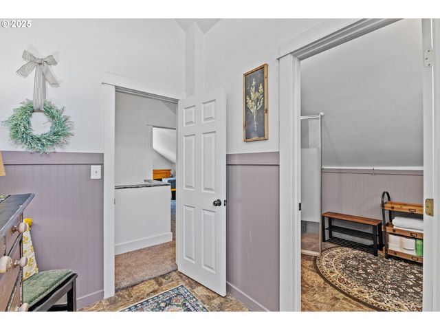 1753 20TH St, Myrtle Point, OR 97458