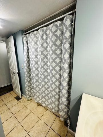 7500 Elmhurst Road 405, Des Plaines, IL 60018