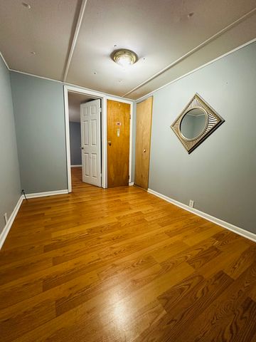 7500 Elmhurst Road 405, Des Plaines, IL 60018