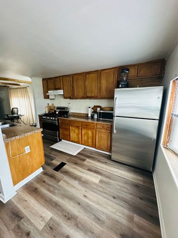 7500 Elmhurst Road 405, Des Plaines, IL 60018