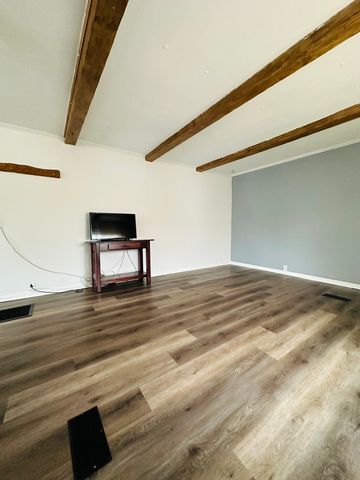 7500 Elmhurst Road 405, Des Plaines, IL 60018