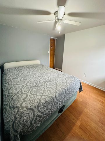 7500 Elmhurst Road 405, Des Plaines, IL 60018