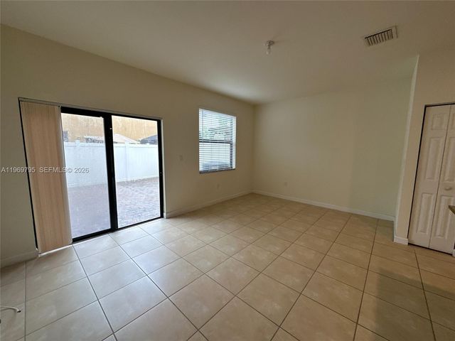 9374 W 32nd Ln, Hialeah, FL 33018