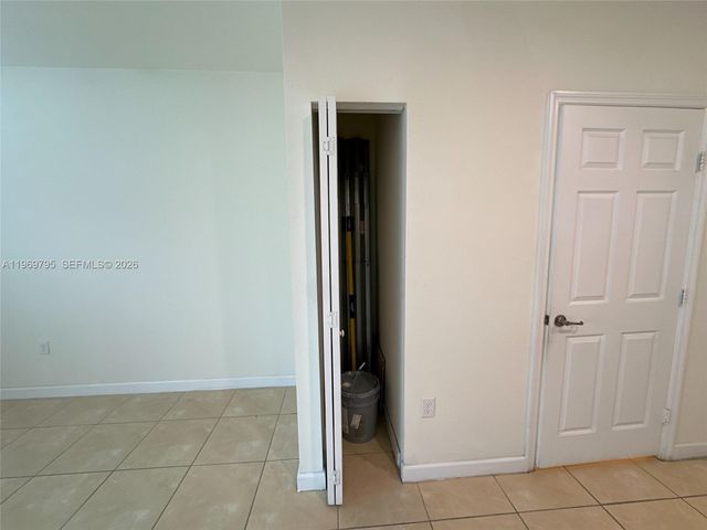 9374 W 32nd Ln, Hialeah, FL 33018