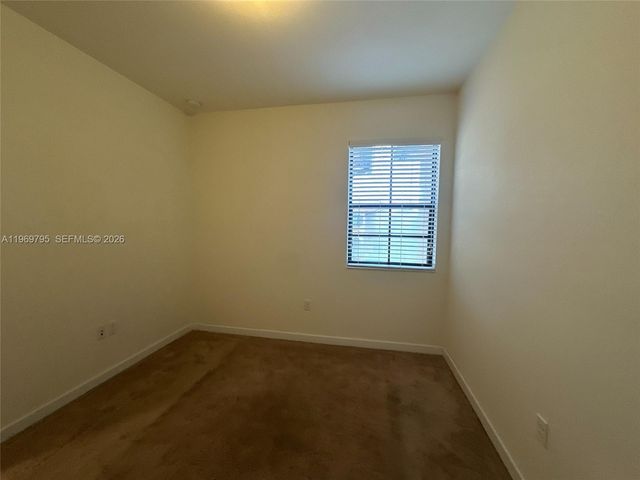 9374 W 32nd Ln, Hialeah, FL 33018