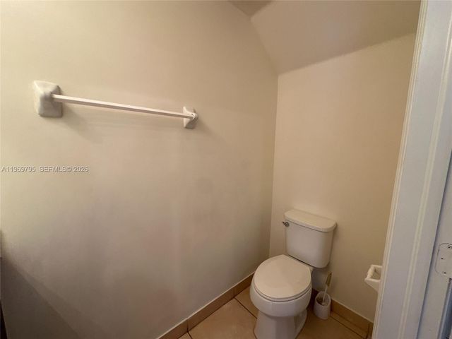 9374 W 32nd Ln, Hialeah, FL 33018