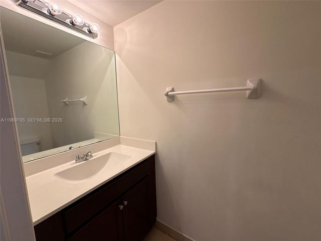 9374 W 32nd Ln, Hialeah, FL 33018