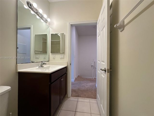 9374 W 32nd Ln, Hialeah, FL 33018