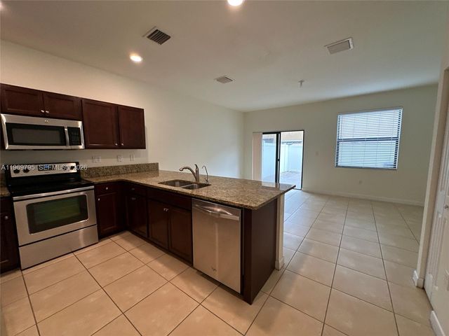 9374 W 32nd Ln, Hialeah, FL 33018