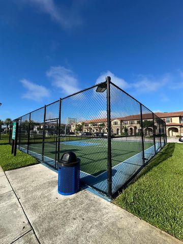 9374 W 32nd Ln, Hialeah, FL 33018