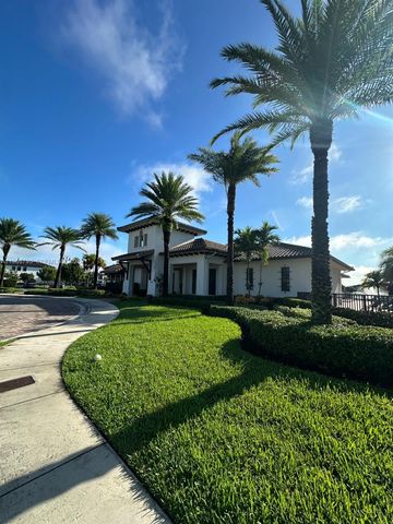 9374 W 32nd Ln, Hialeah, FL 33018