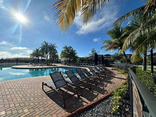 9374 W 32nd Ln, Hialeah, FL 33018