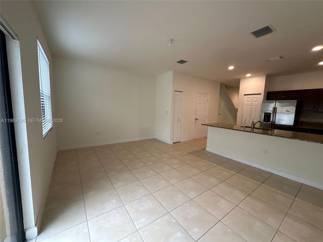 9374 W 32nd Ln, Hialeah, FL 33018