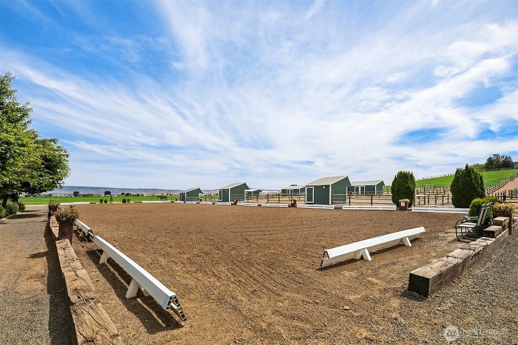 Image 31 of property listing at 1401 Emerson Road, Ellensburg, WA 98926