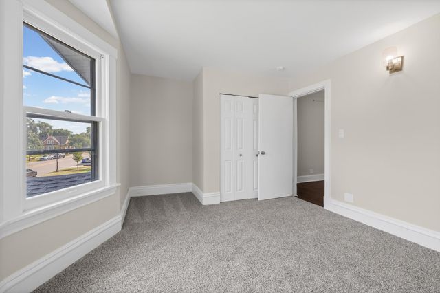 892 Marshall Avenue, Saint Paul, MN 55104
