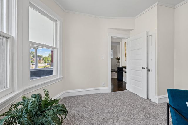 892 Marshall Avenue, Saint Paul, MN 55104