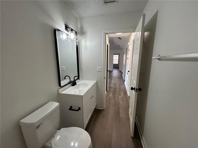 112 Cluster Oaks Court, Foley, AL 36535