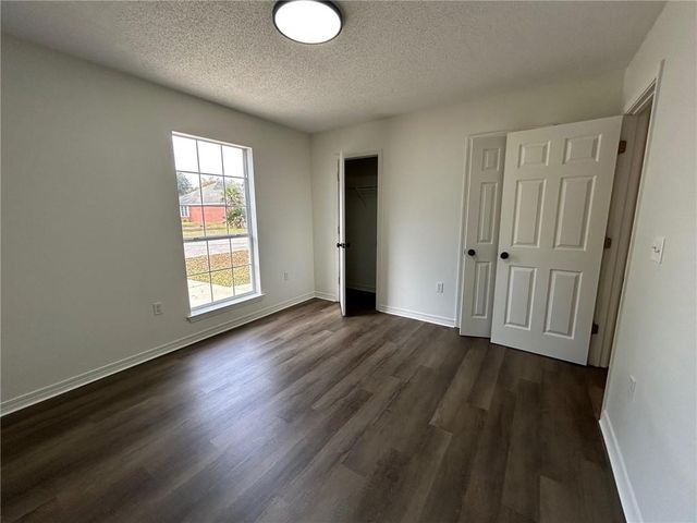 112 Cluster Oaks Court, Foley, AL 36535