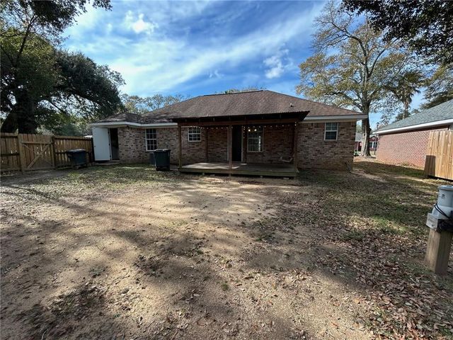 112 Cluster Oaks Court, Foley, AL 36535