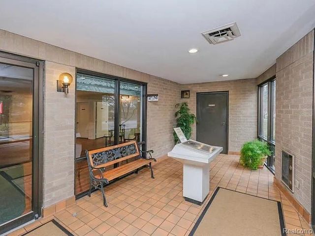 4040 Greenleaf Circle 110, Kalamazoo, MI 49008