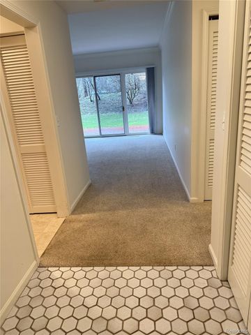4040 Greenleaf Circle 110, Kalamazoo, MI 49008