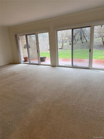 4040 Greenleaf Circle 110, Kalamazoo, MI 49008