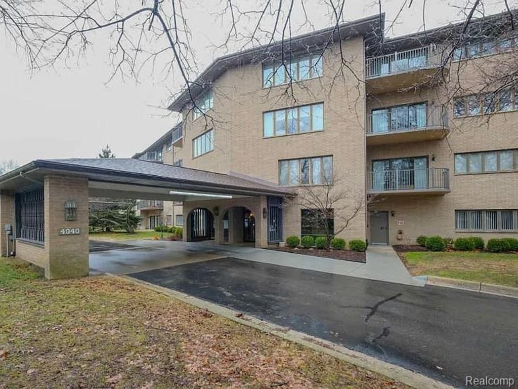 4040 Greenleaf Circle 110, Kalamazoo, MI 49008