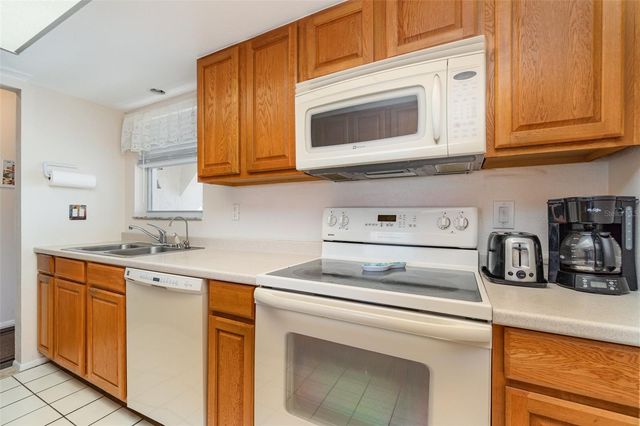 2700 MAGDALINA DRIVE 2B, Punta Gorda, FL 33950