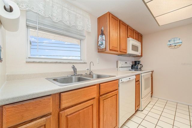 2700 MAGDALINA DRIVE 2B, Punta Gorda, FL 33950