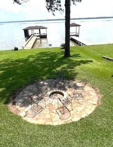 231 Memphis Bell, Trinity, TX 75862