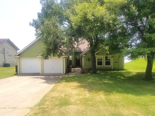 231 Memphis Bell, Trinity, TX 75862
