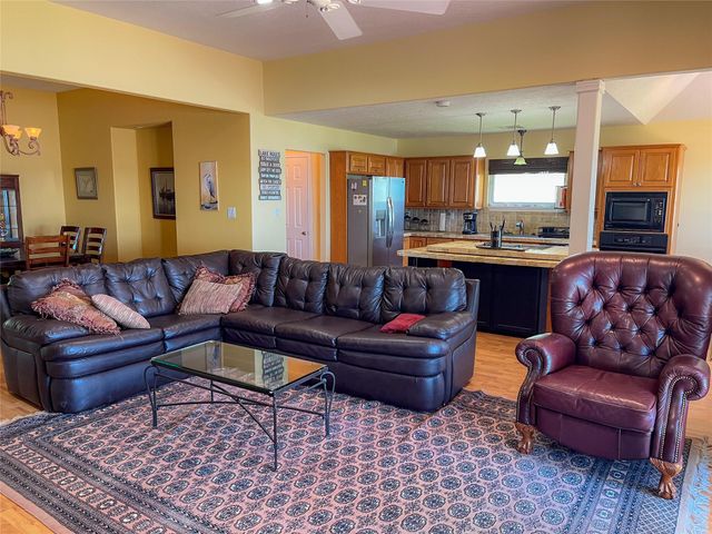 231 Memphis Bell, Trinity, TX 75862