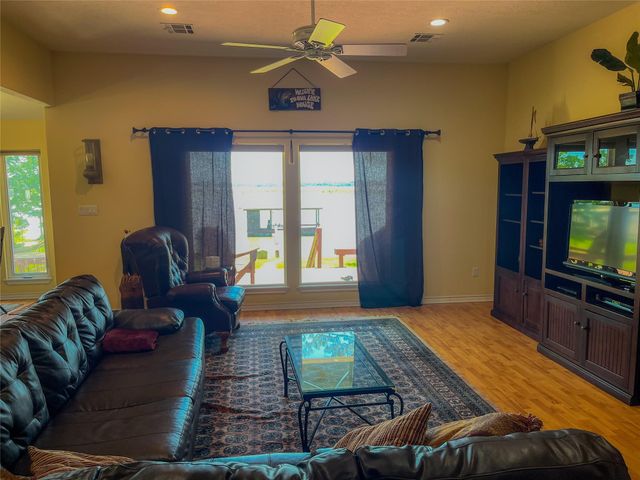 231 Memphis Bell, Trinity, TX 75862