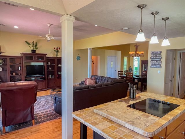 231 Memphis Bell, Trinity, TX 75862