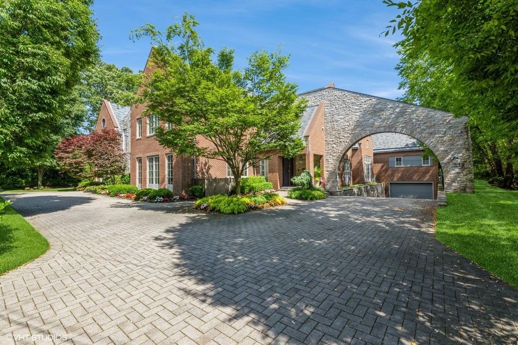 475 Ocean Avenue, Lawrence, NY 11559