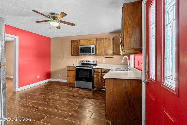 713 Saint John Rd, Elizabethtown, KY 42701