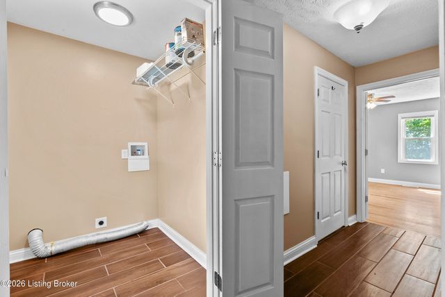 713 Saint John Rd, Elizabethtown, KY 42701