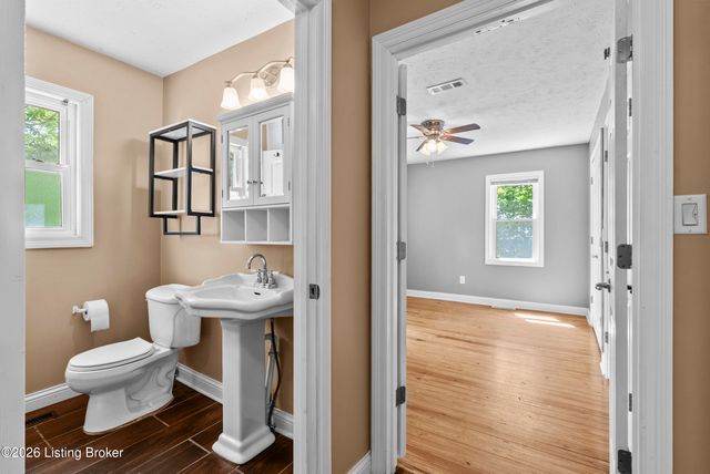 713 Saint John Rd, Elizabethtown, KY 42701
