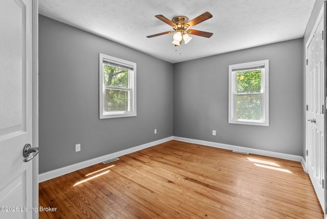 713 Saint John Rd, Elizabethtown, KY 42701
