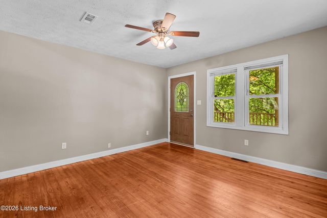 713 Saint John Rd, Elizabethtown, KY 42701