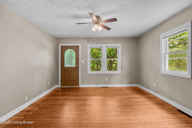 713 Saint John Rd, Elizabethtown, KY 42701