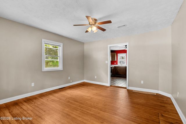 713 Saint John Rd, Elizabethtown, KY 42701