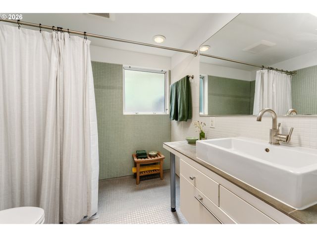 1310 Se 14th Ave 3, Portland, OR 97214