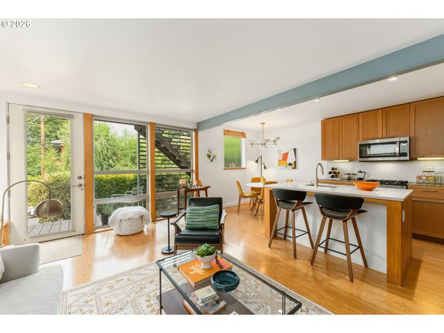1310 Se 14th Ave 3, Portland, OR 97214