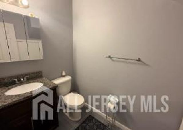 942 Thomas Avenue, North Brunswick, NJ 08902