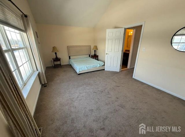 942 Thomas Avenue, North Brunswick, NJ 08902