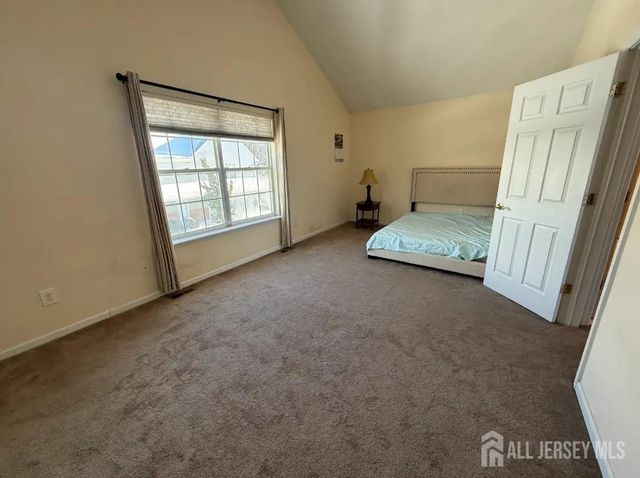 942 Thomas Avenue, North Brunswick, NJ 08902