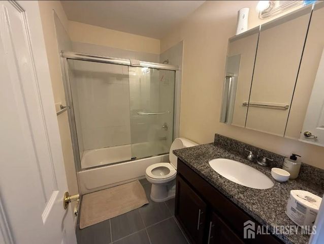 942 Thomas Avenue, North Brunswick, NJ 08902