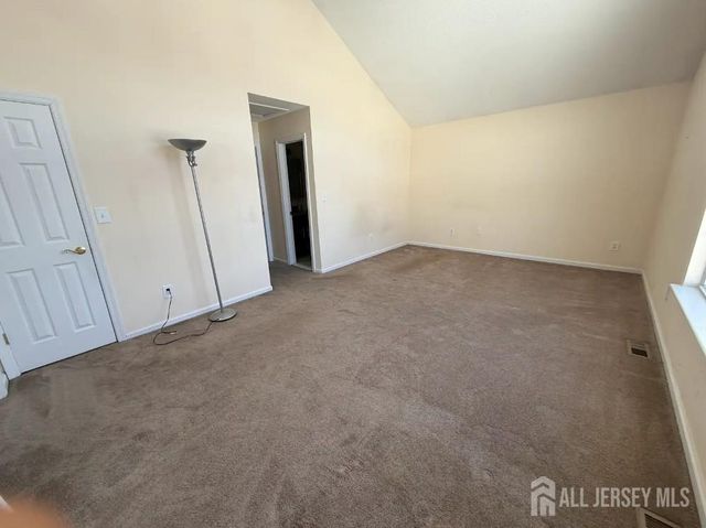 942 Thomas Avenue, North Brunswick, NJ 08902