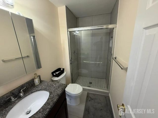 942 Thomas Avenue, North Brunswick, NJ 08902